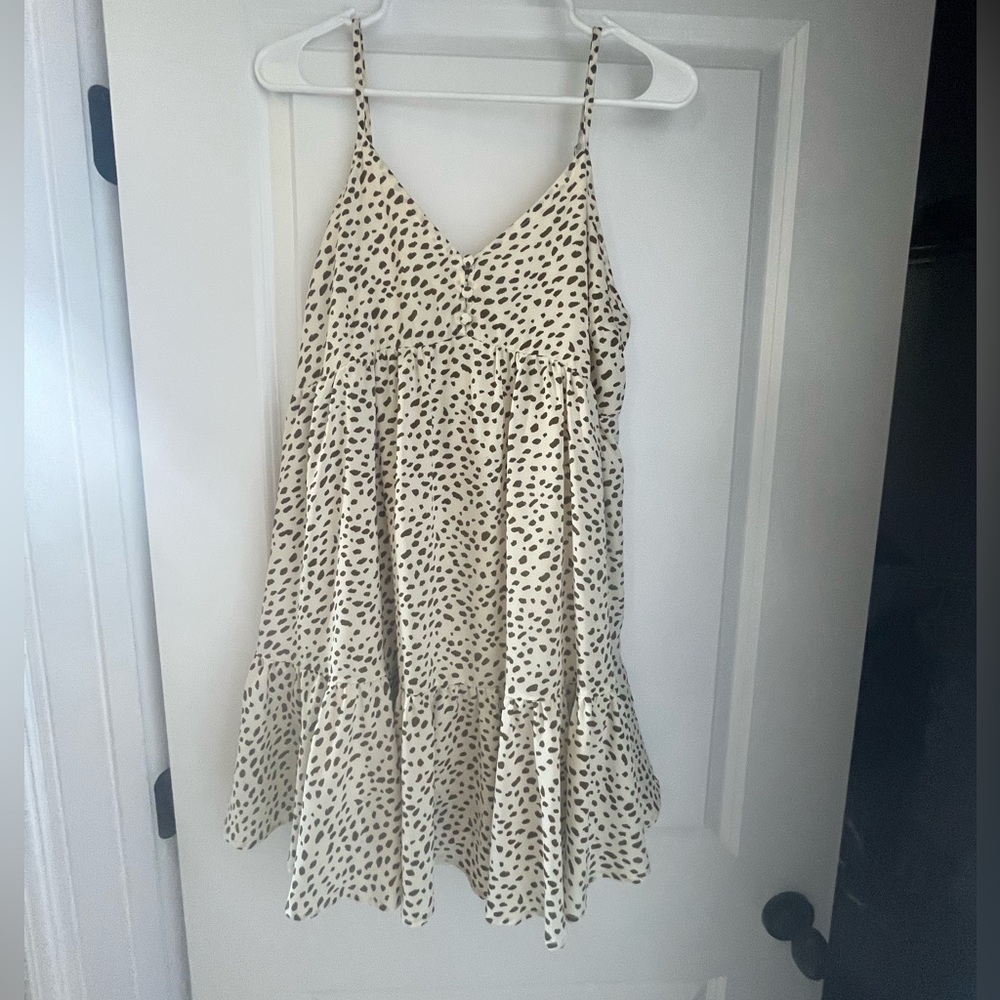 Brown and white dress- in perfect condition